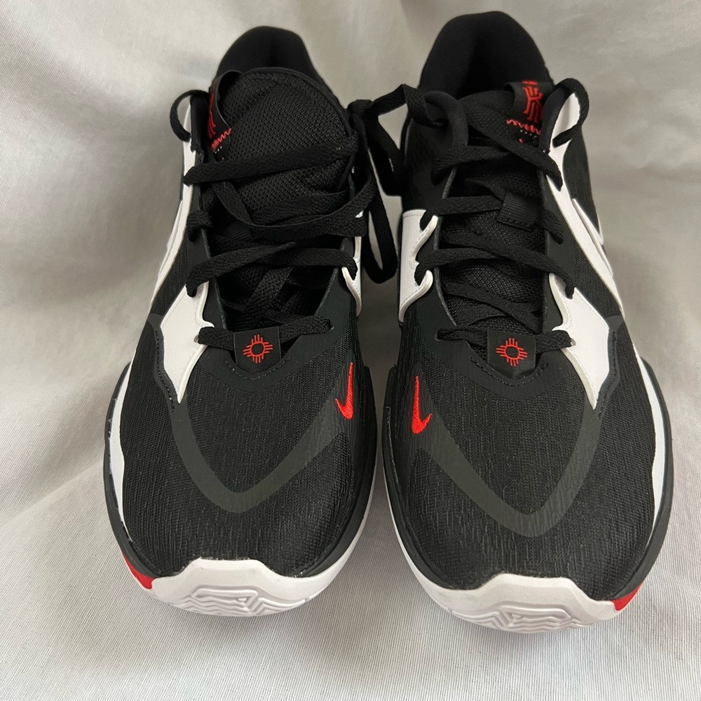 Nike Kyrie 5 Low Basketball Black and White Chile-Red Athletic Shoes - Picture 6 of 9